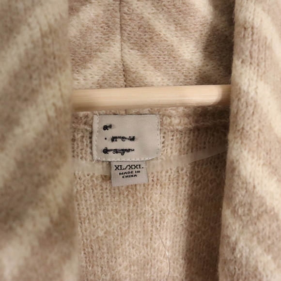 A New Day Women's XXL Beige Sweater Overcoat - Picture 2 of 7